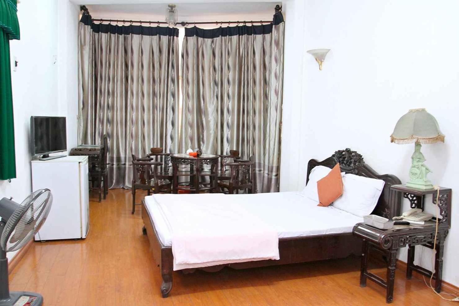 Hoang Cuong Hotel 15 Nguyen Thai Hoc Hanoi Exteriör bild