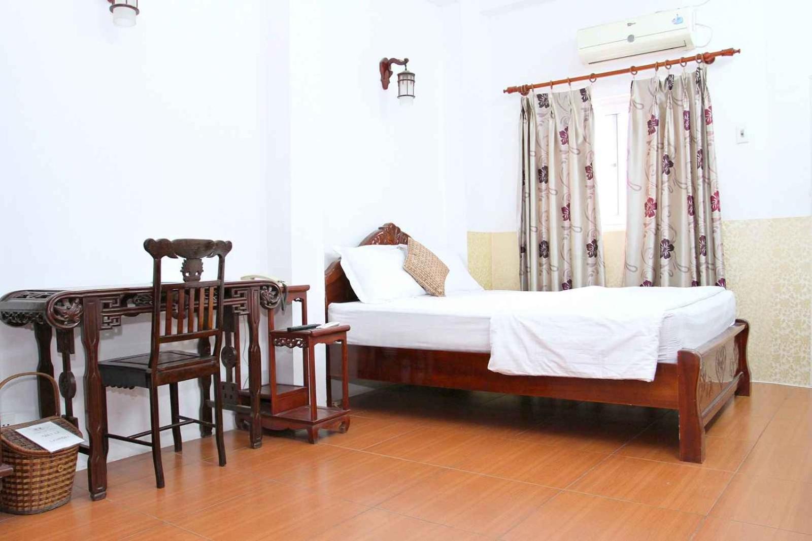 Hoang Cuong Hotel 15 Nguyen Thai Hoc Hanoi Exteriör bild