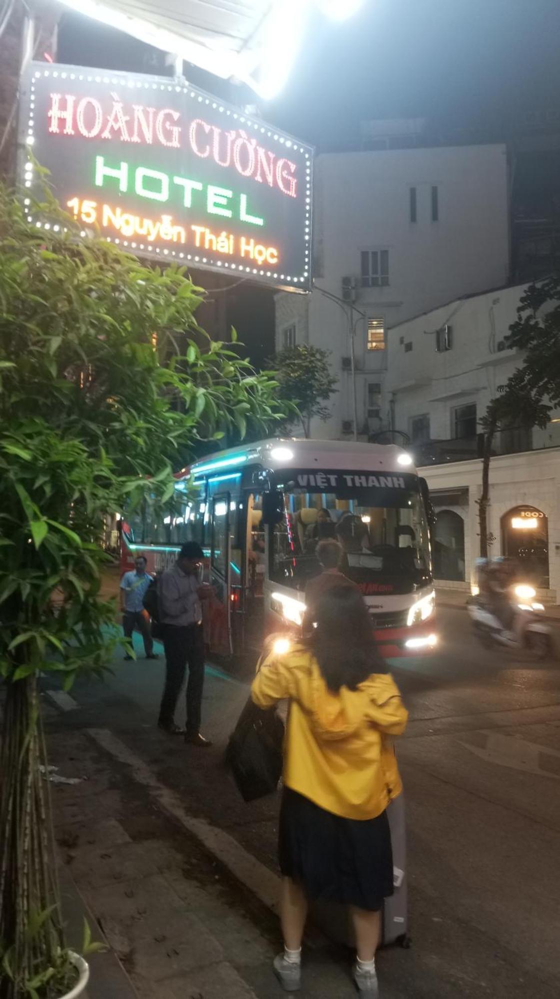 Hoang Cuong Hotel 15 Nguyen Thai Hoc Hanoi Exteriör bild