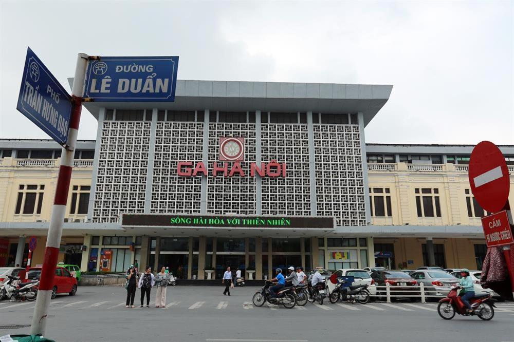 Hoang Cuong Hotel 15 Nguyen Thai Hoc Hanoi Exteriör bild