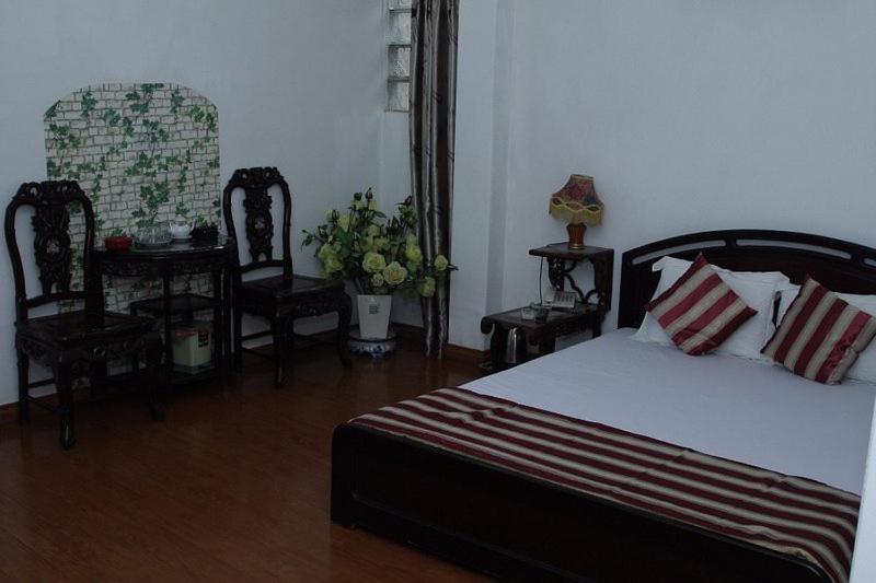 Hoang Cuong Hotel 15 Nguyen Thai Hoc Hanoi Exteriör bild