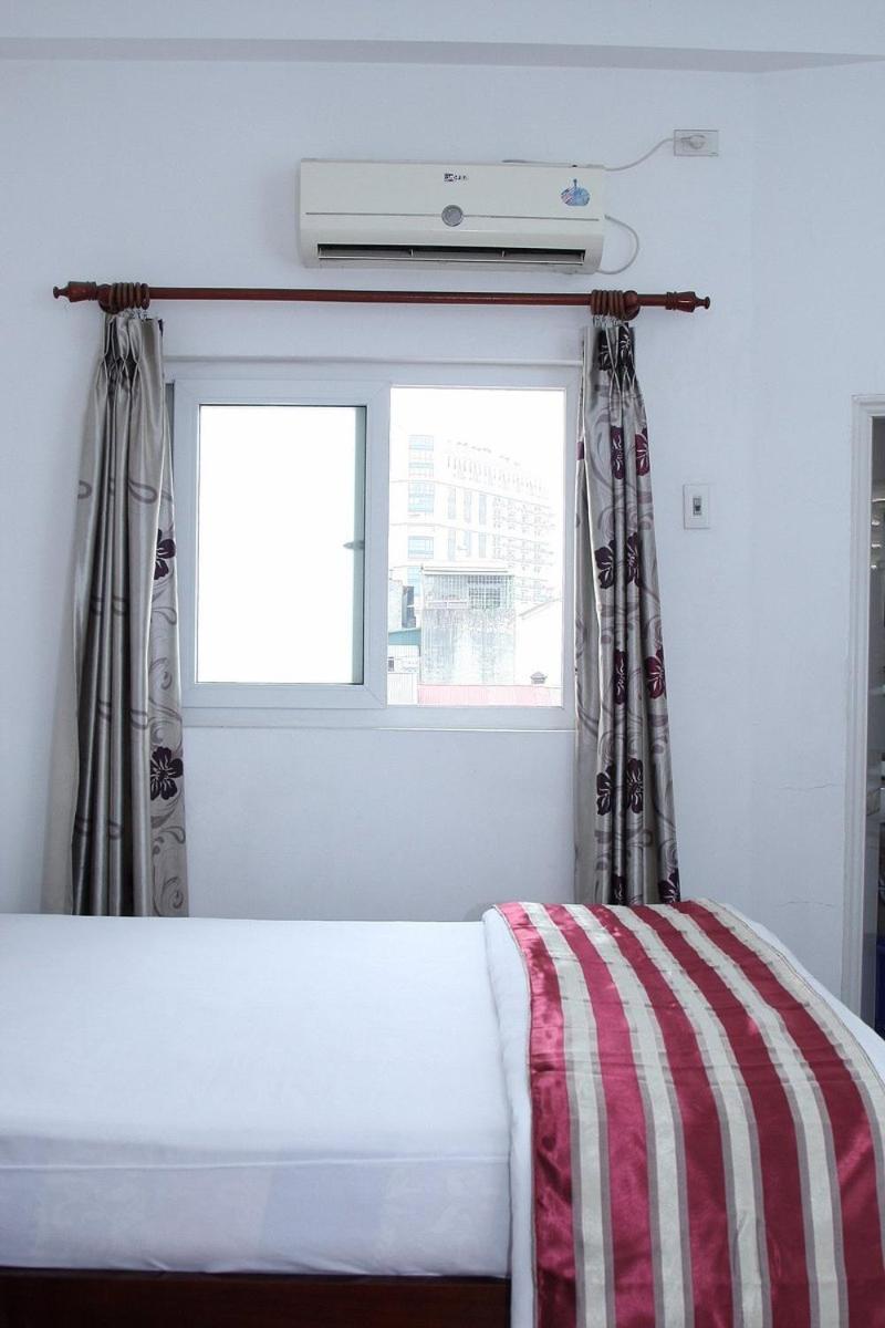 Hoang Cuong Hotel 15 Nguyen Thai Hoc Hanoi Exteriör bild