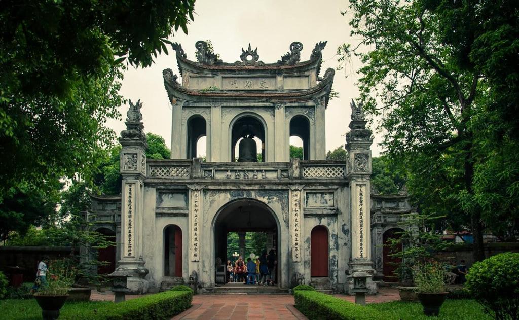 Hoang Cuong Hotel 15 Nguyen Thai Hoc Hanoi Exteriör bild